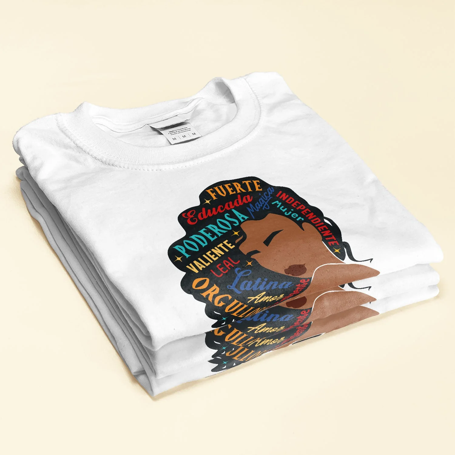 Latina. Poderosa. Fuerte. - Camiseta Personalizada - Image 2