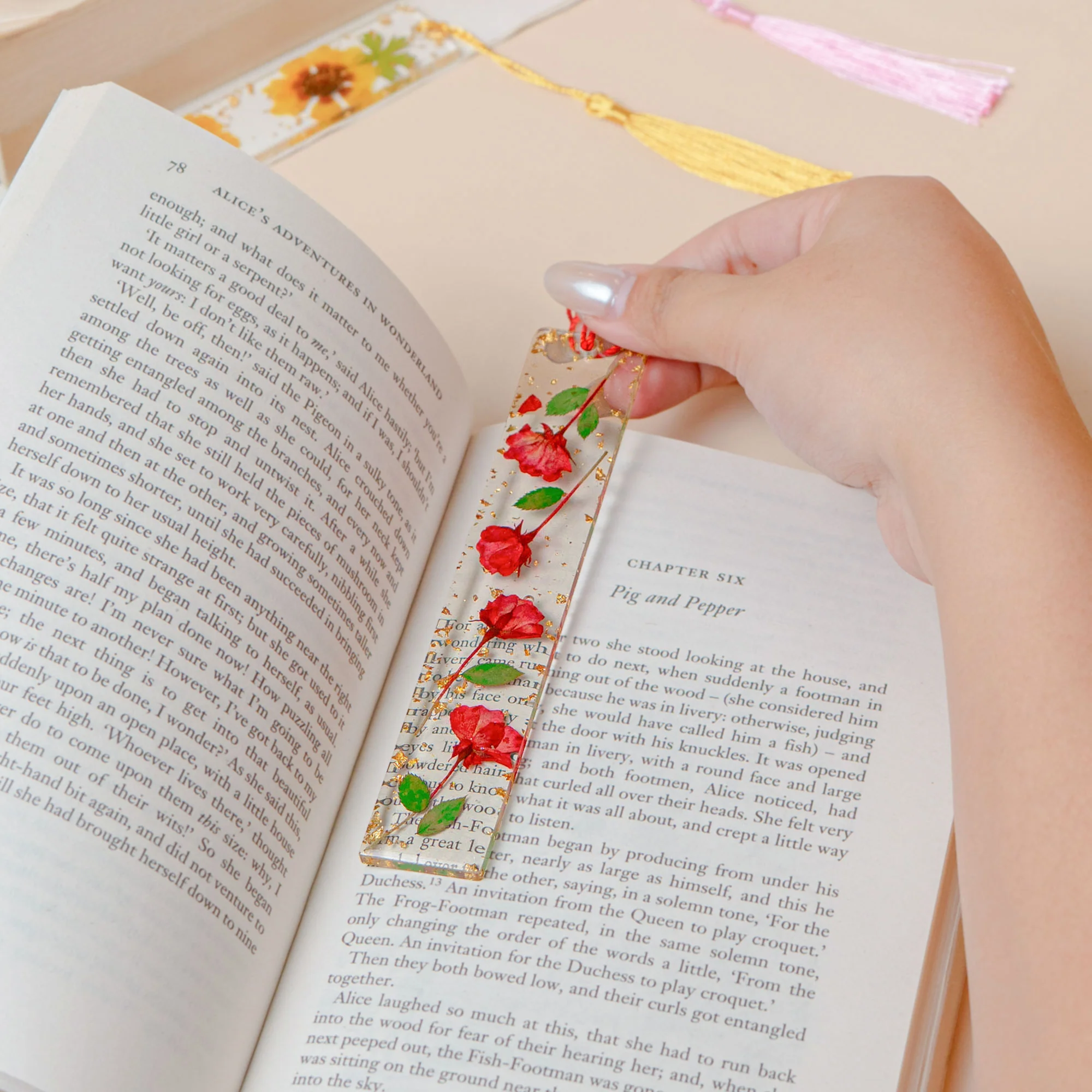 Real Flower, Floral Flower, Book Lover - Personalized Resin Bookmark - Image 2
